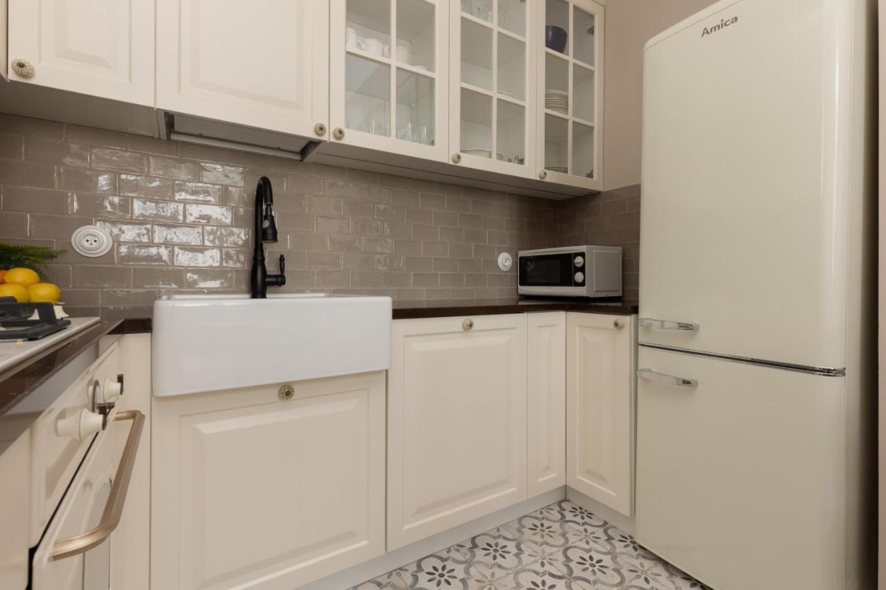 Metro Rondo Onz Apartment By Noclegi Renters ワルシャワ エクステリア 写真