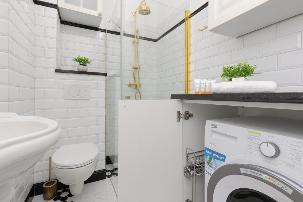Metro Rondo Onz Apartment By Noclegi Renters ワルシャワ エクステリア 写真