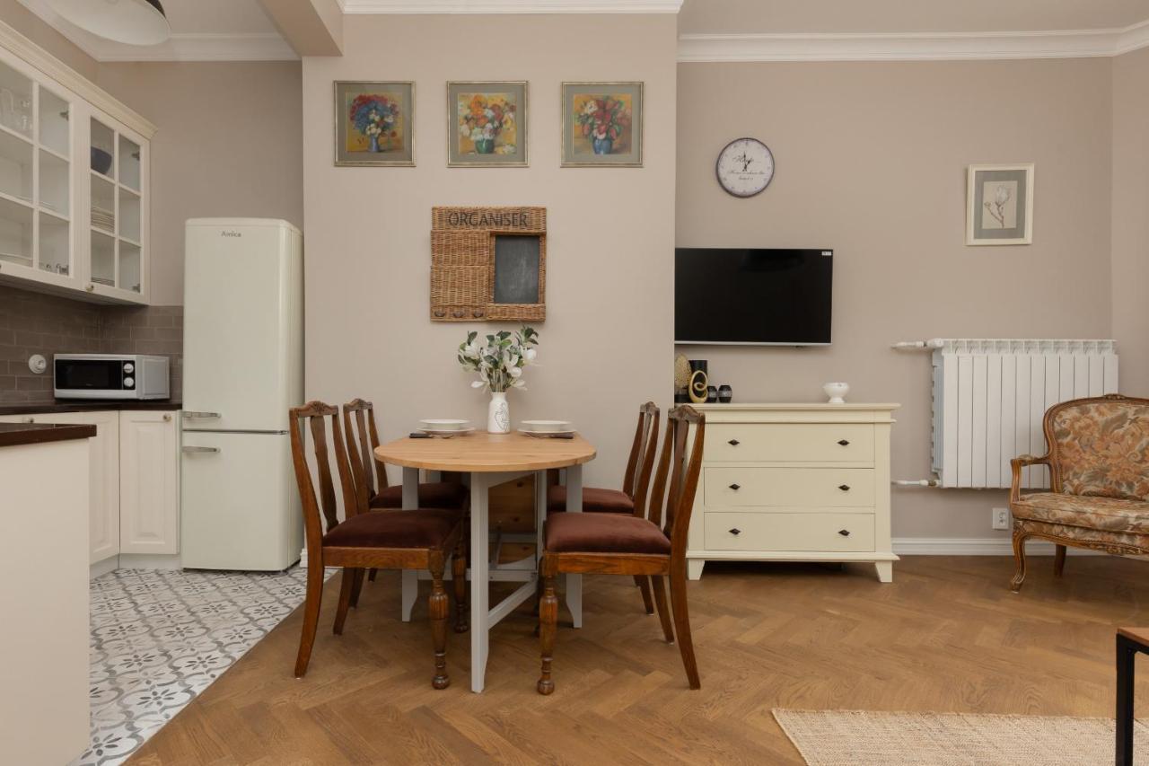 Metro Rondo Onz Apartment By Noclegi Renters ワルシャワ エクステリア 写真